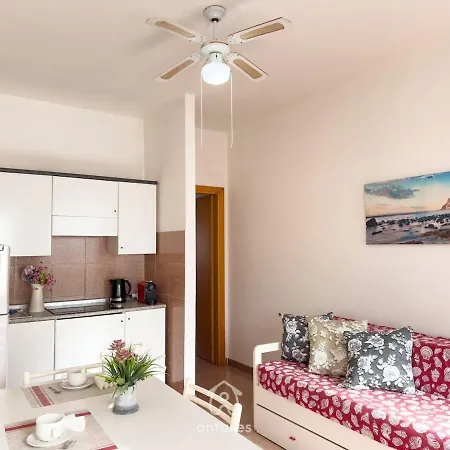 Residenza Nova, A Pochi Passi Dal Centro * Villasimius